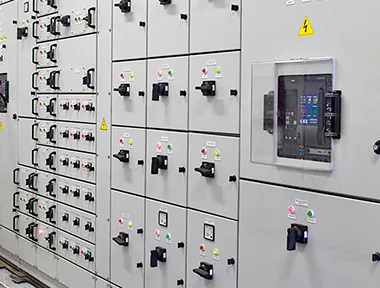 Painéis elétricos de instalação industrial